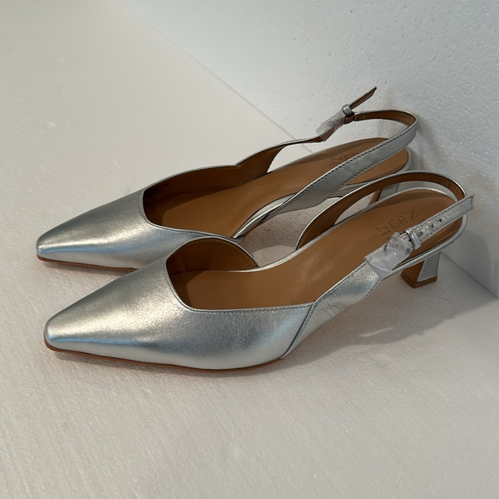 New Naturalizer DALARY SLINGBACK PUMP in Silver Leather, sz 12M - Picture 2 of 8